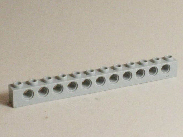 LEGO 1x12 Reikäpalikka  LEGO-numero: 3895