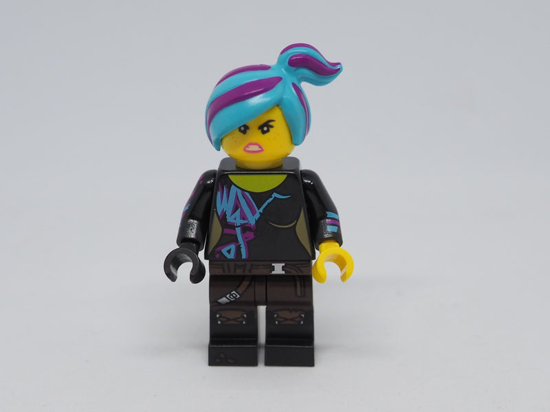 Lucy Wyldstyle , raidaliset hiukset