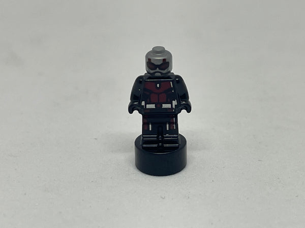 Ant-Man (Scott Lang), pieni patsas, musta