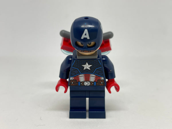 Captain America, kypärä ja rakettireppu